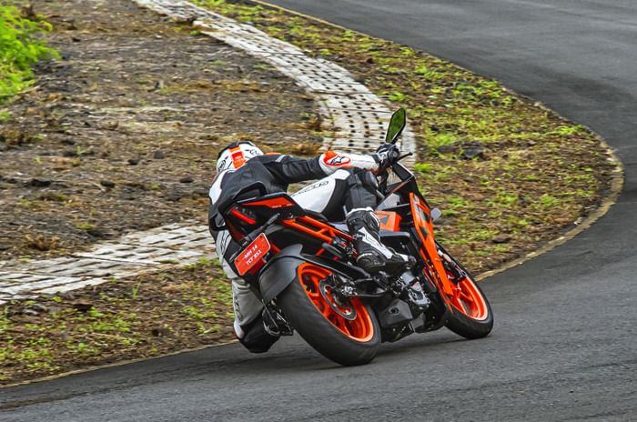 2022 KTM RC 200 review, track ride 2022 KTM RC 200 review, track ride